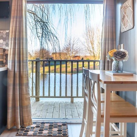The Treehouse - Sleeps 4 Villa Old Leake Dış mekan fotoğraf