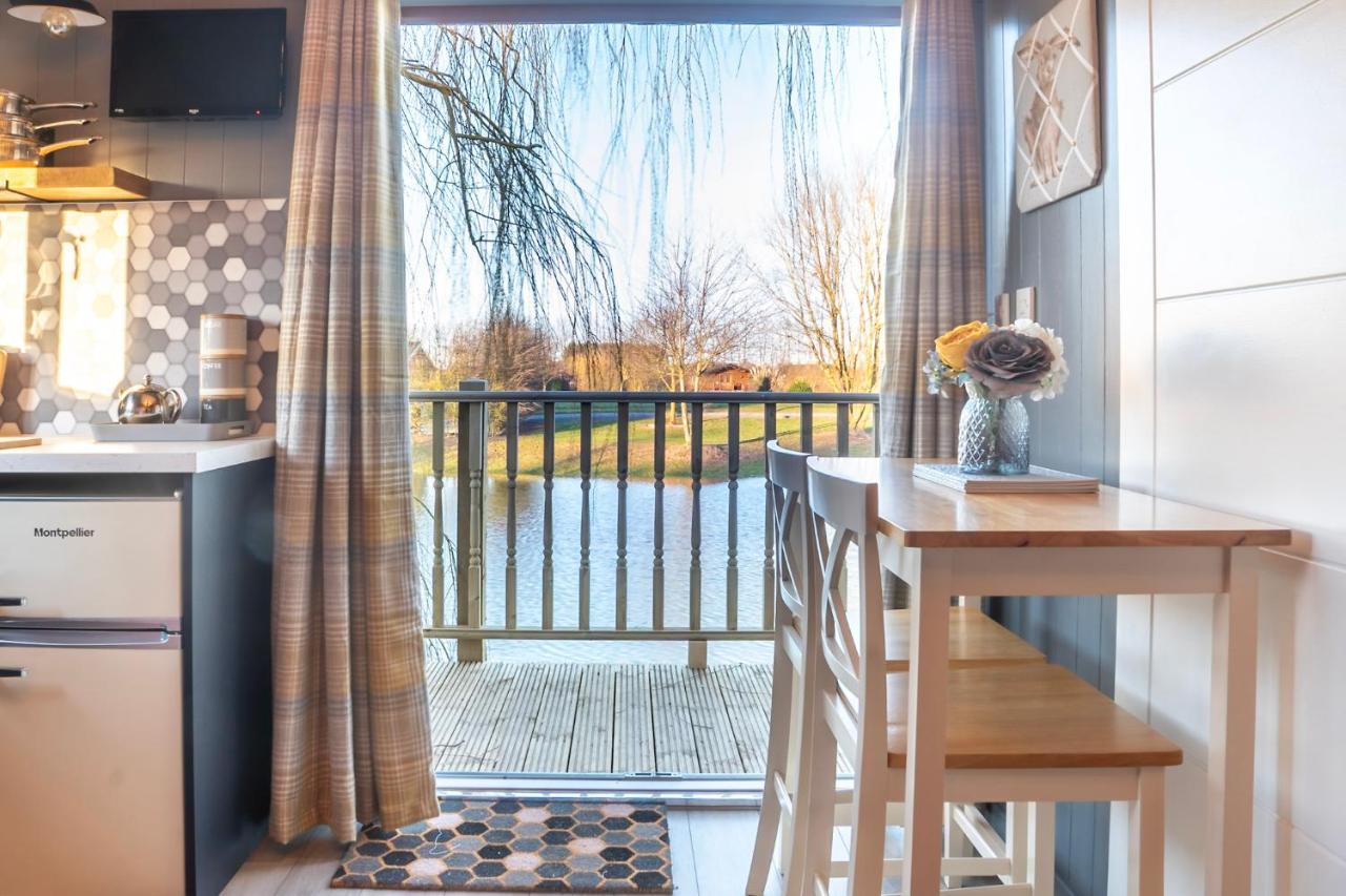 The Treehouse - Sleeps 4 Villa Old Leake Dış mekan fotoğraf