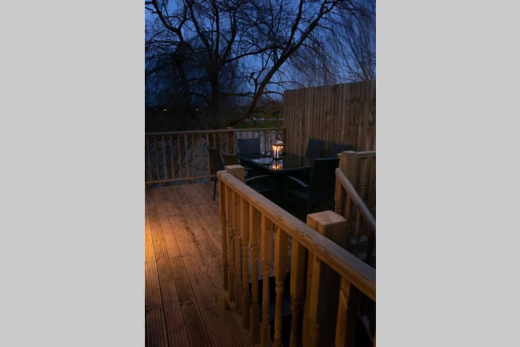 The Treehouse - Sleeps 4 Villa Old Leake Dış mekan fotoğraf